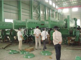 入爐(lu)、出爐、長坯(pī)、短坯推鋼(gāng)機